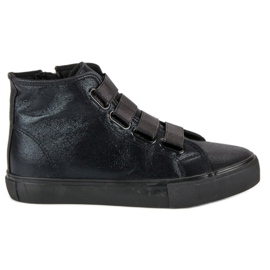 Czarne trampki z gumką