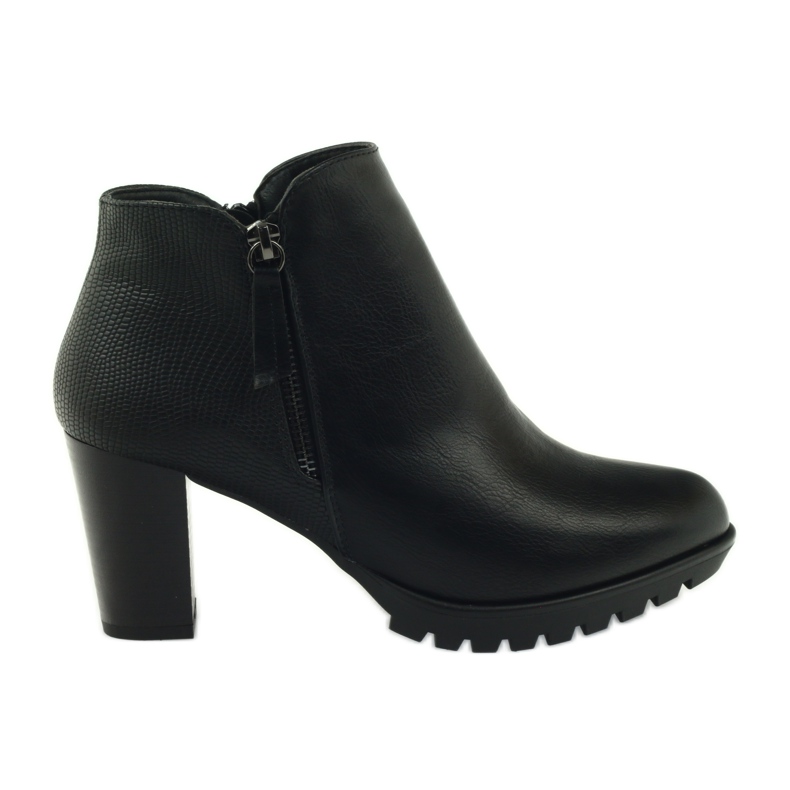 M.Daszyński Botki na słupku czarne 1708