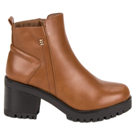 Camelowe botki na obcasie brązowe