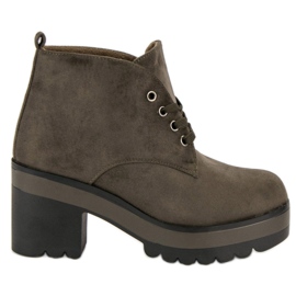 Lekkie botki na obcasie zielone