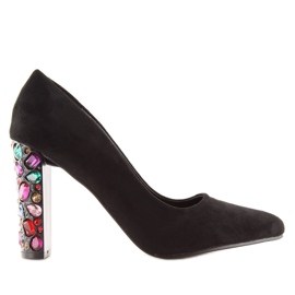 Czółenka na zdobionym obcasie czarne YQ204P Black