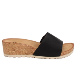 Klapki na korkowym koturnie czarne 3527-12 Black