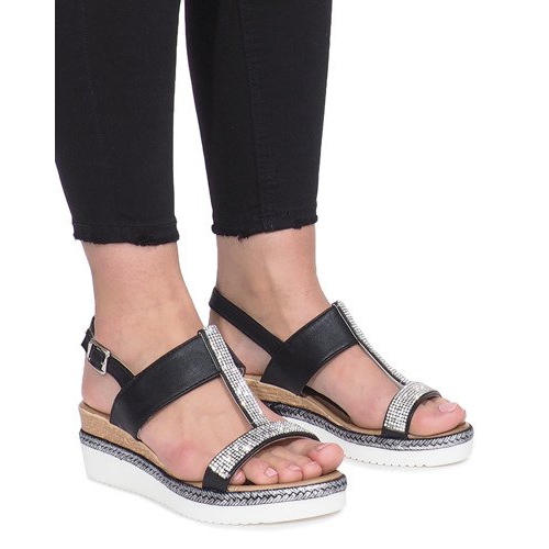 Czarne sandały na koturnie Sixth Sens