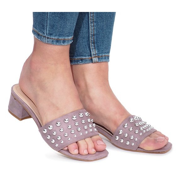 Fioletowe klapki z ćwiekami na obcasie State