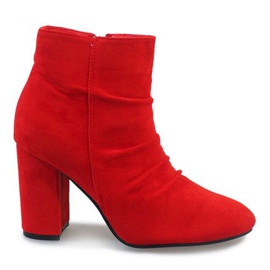 Czerwone zamszowe botki na słupku 0M803