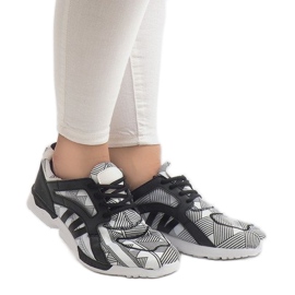 Białe buty sportowe 523 czarne