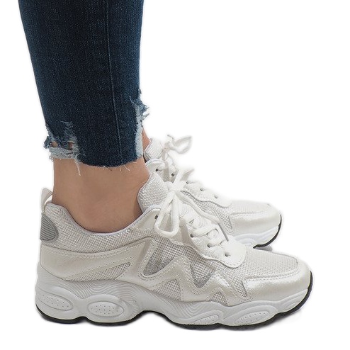 Białe modne obuwie sportowe KB-153