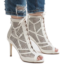 Białe botki na szpilce 1610-225