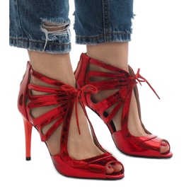 Czerwone odkryte botki lakierowane C-003