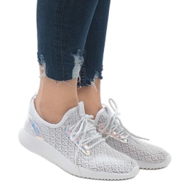 Białe obuwie sportowe siatka G8347-1