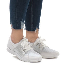 Białe modne obuwie sportowe A281