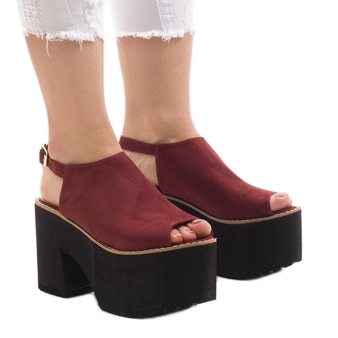 Bordowe sandały na masywnym klocku B8290 czerwone wielokolorowe