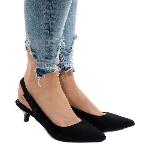 Czarne czółenka na szpilce B-43