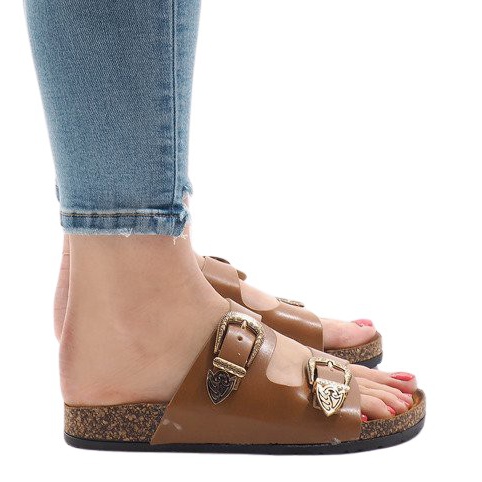 Camel klapki z klamrami 7018-PL brązowe