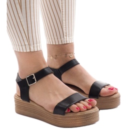 Czarne sandały na platformie 22-07