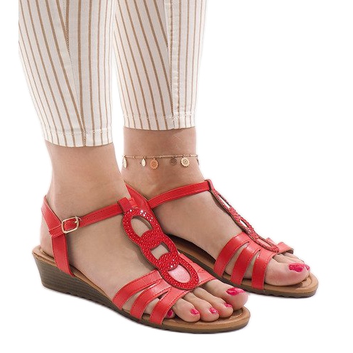 Czerwone sandały na koturnie 860-57