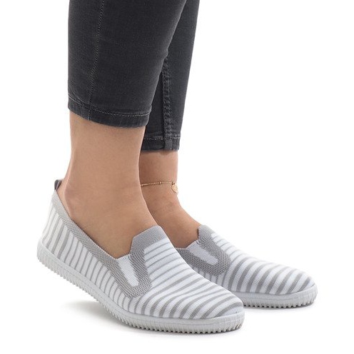 Szare tenisówki wsuwane w paski XJ-2909