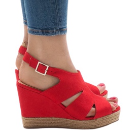 Czerwone sandały na koturnie MW-5M17-11