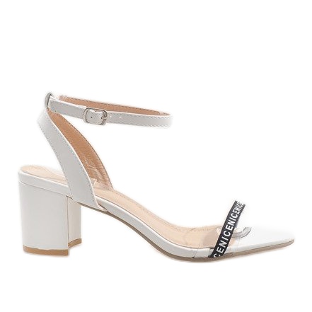 Białe sandaly na słupku zamsz S-7347