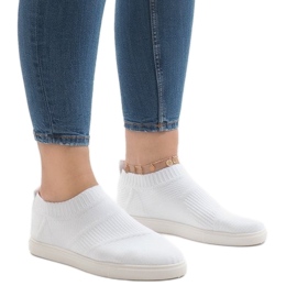 Białe obuwie sportowe BA77