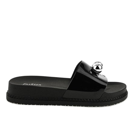 Czarne klapki z kulkami 1819