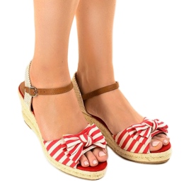Czerwone sandały koturny z kokardką W032