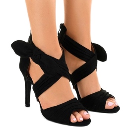 Czarne zamszowe sandałki szpilki kokardka J-23