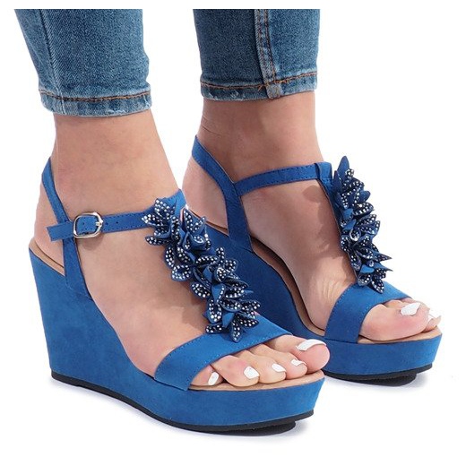 Niebieskie sandały na koturnie Liris
