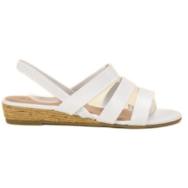 Fama Zamszowe Sandałki Z Gumką białe