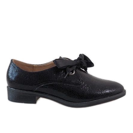 Czarne sznurowane półbuty L7100