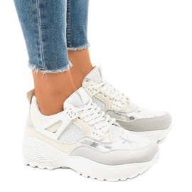 Białe modne damskie obuwie sportowe C2