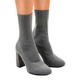 Szare botki na słupku QQ08