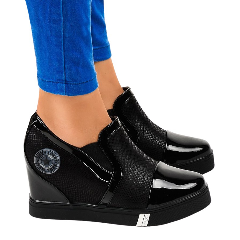 Czarne sneakersy na koturnie T1711-1
