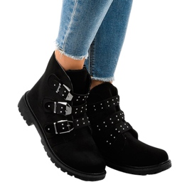 Czarne zamszowe płaskie botki z klamrami TL95-1