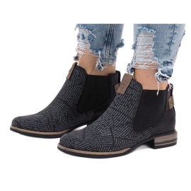 Czarne botki sztyblety HX2U306-1B