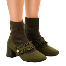 Zielone welurowe czółenka na słupku JM8118Y