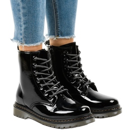 Czarne lakierowne botki glany TL142-1