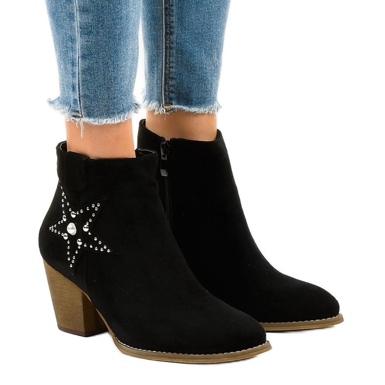 Czarne zamszowe botki na słupku gwiazdka L88-163