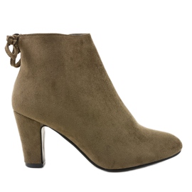 Zielone zamszowe botki na słupku W852