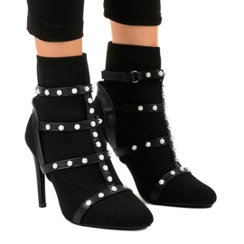 Czarne botki na szpilce z tkaniny AT-0655-L