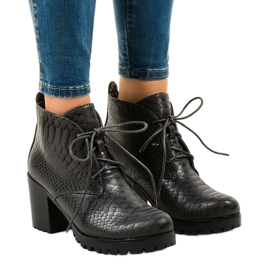Szare sznurowane botki na słupku TL-24