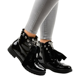 Czarne lakierowne botki ocieplane A3320EA