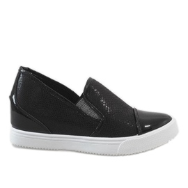 Czarne sneakersy na koturnie DD437-1