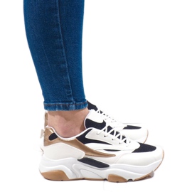 Białe sneakersy sportowe SX001-90 czarne