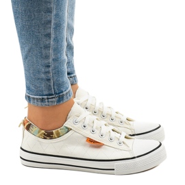 Białe trampki klasyczne W11