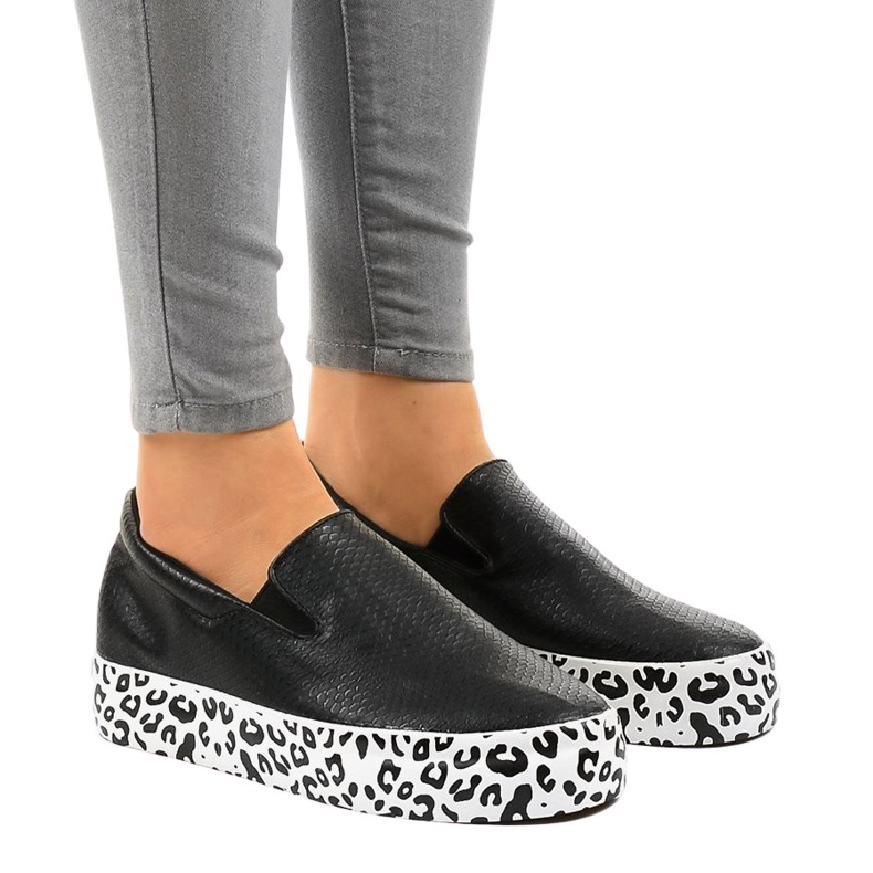 Czarne trampki wsuwane WNH-3