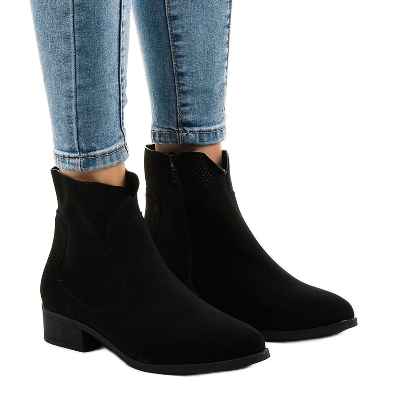 Czarne botki kowbojki 22M