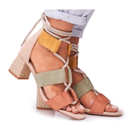 Bellucci Sandałki Damskie Na Słupku Zamszowe Kolorowe Beckie brązowe wielokolorowe