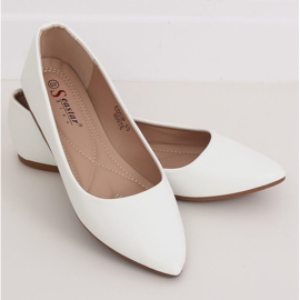 Baleriny z migdałowymi noskami białe CD53P White