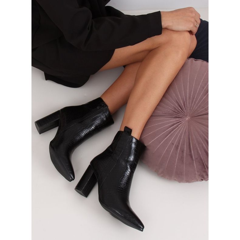 Botki na obcasie skóra węża czarne RB54 Black